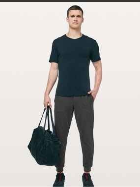 Lululemon At Ease Jogger Size Medium
